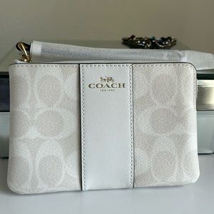 Coach: Corner Zip Wristlet In Signature Canvas